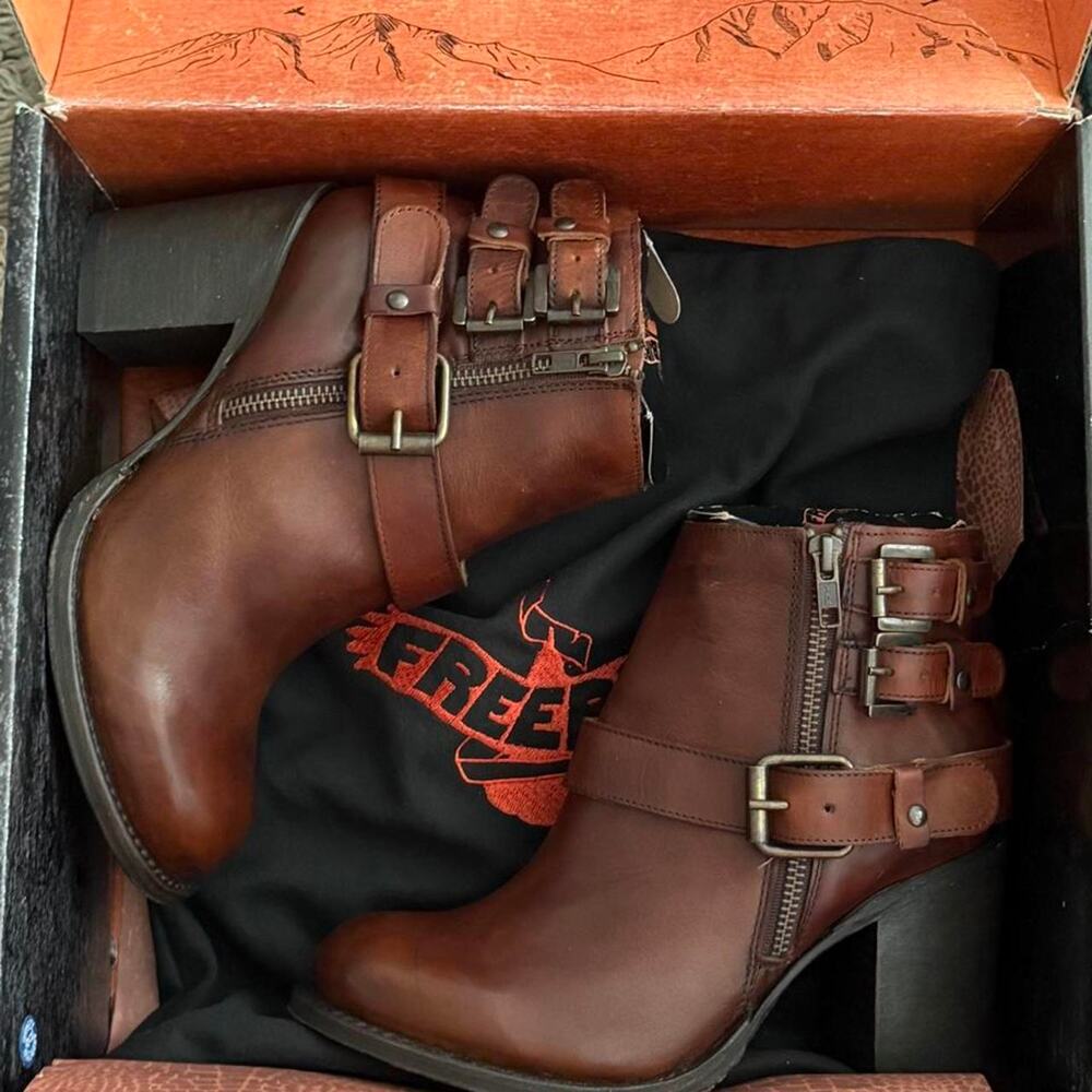 Freebird bolo brown ankle boots Sz 7